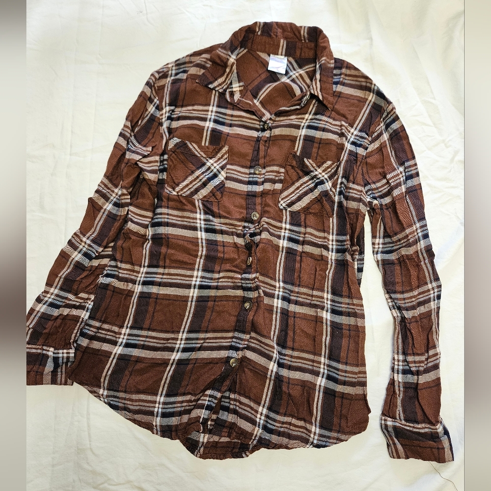 SALE! Women's No Boundaries Brown and Black Plaid Top (size 3-5)